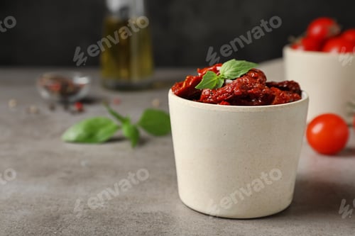 Preview: Bowl with sun dried tomatoes on gray table