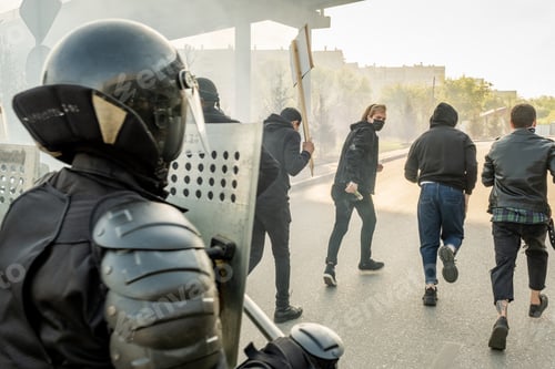 Preview: Police forces stopping hooligans