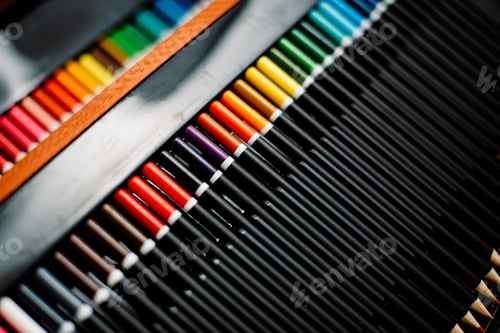 Preview: Color pencils for artistic drawing ordered by color gradient