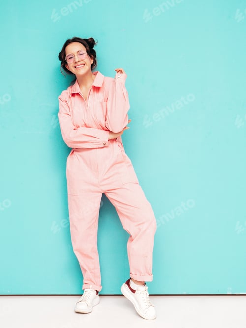 Preview: Beautiful smiling model posing in studio