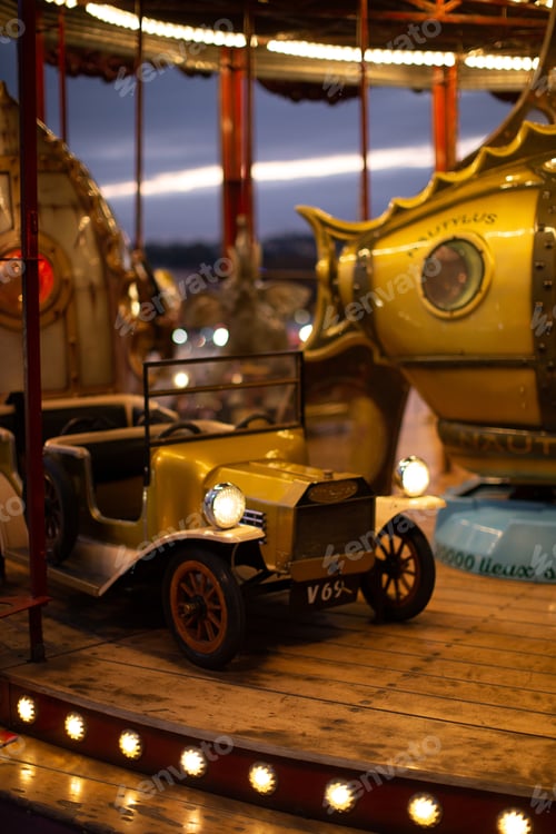 Preview: Carousel car ride