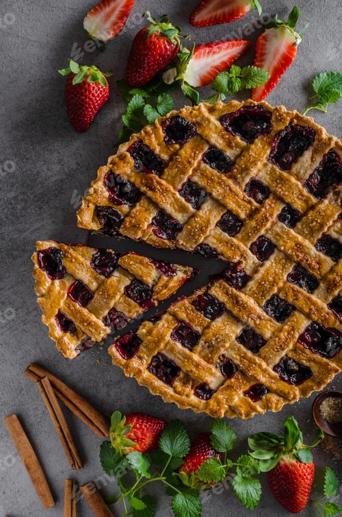 Preview: Rustic tart with berries