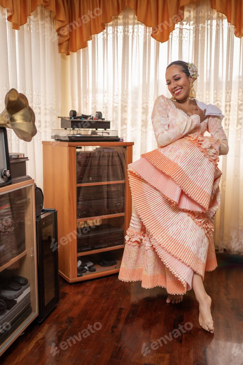 Preview: Peruvian woman dancing marinera at home
