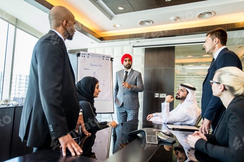 Preview: Business team in Dubai