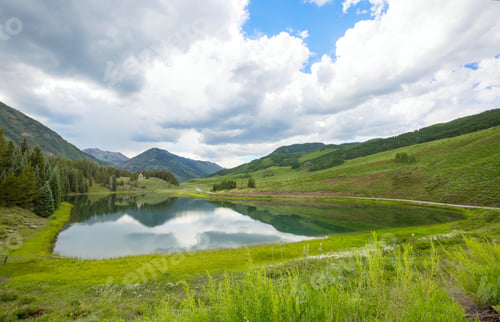 Preview: Mountains lake