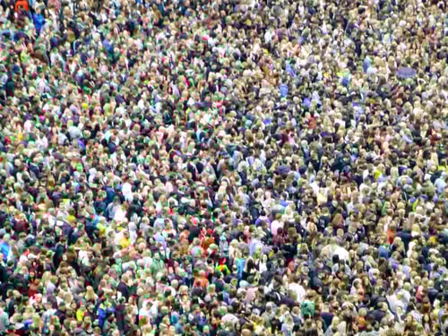 Preview: Full screen crowd