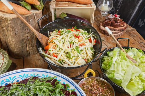 Preview: Buffet with a large selection of vegetable dishes and salads, healthy food