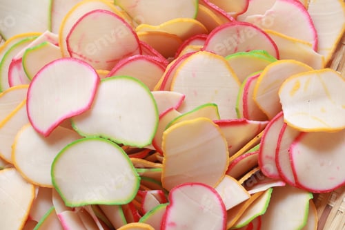 Preview: Uncooked 'Keropok Bawang'.