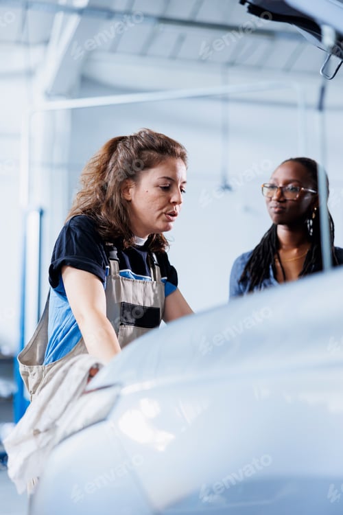 Preview: Mechanic conducts car checkup