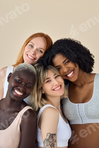 Preview: Smiling Women Gathered Together in Fashion Photo