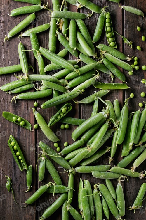 Preview: Young green peas
