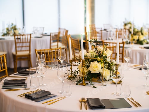 Preview: Luxury elegant wedding reception table arrangement and floral centerpiece - wedding banquet and