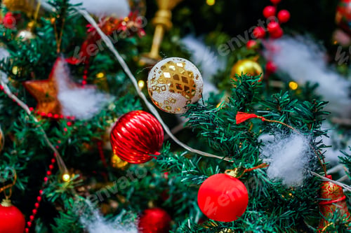 Preview: Christmas tree and decorations