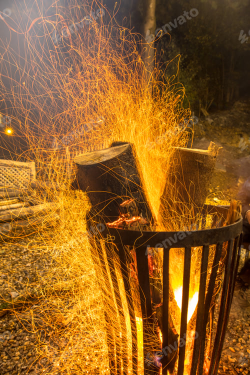 Preview: Burning fire pit steel basket