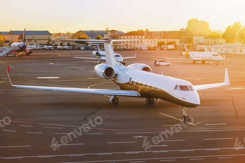 Preview: Private jet plane at airport