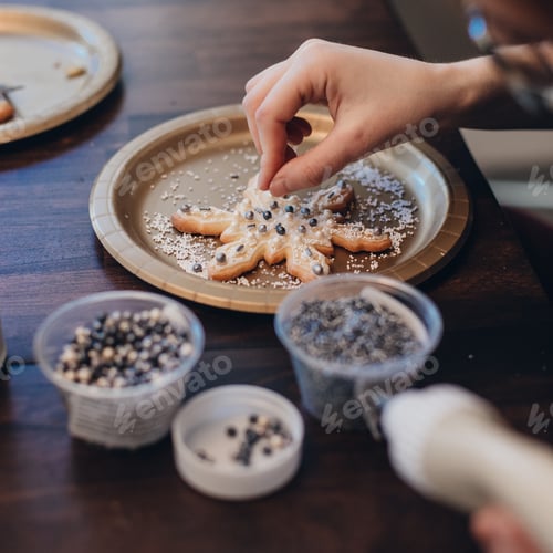 Preview: Decorating cookies for the holidays #debb_a/Christmas, #debb_a/food,