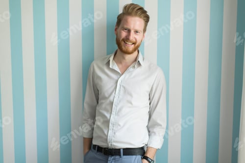 Preview: Redhair man