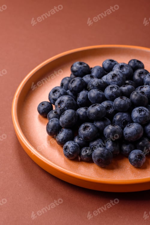 Preview: Fresh juicy blueberries, healthy vegan food with vitamins and minerals. Blueberries berry
