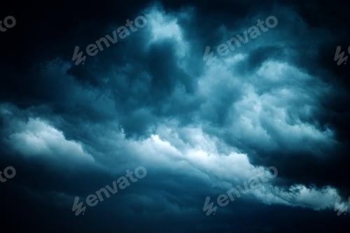 Preview: Dramatic stormy sky, dark clouds before rain