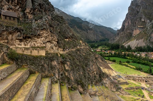 Preview: Terraces of Incan building in Ollantaytambo, Peru