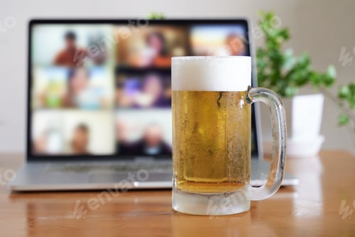 Preview: Image of an online drinking session using a computer