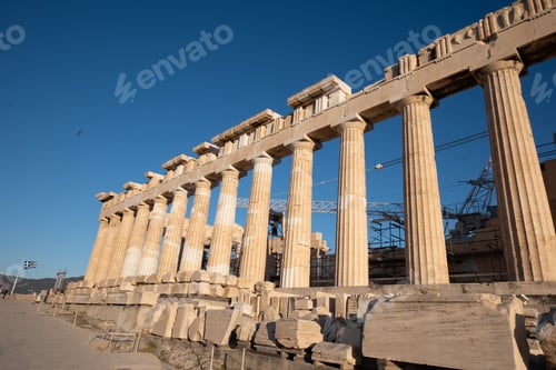 Preview: Historical structure with columns and statues