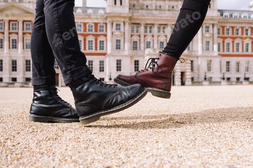 Preview: Foot tap. New greeting to avoid the spread of virus.