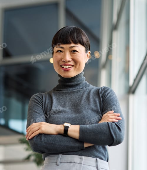 Preview: Business people working in the office
