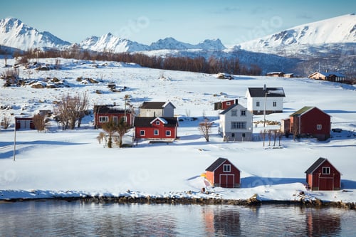 Preview: small Norwegian village on the shore of the fjord