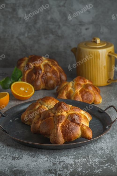 Preview: Mexican pan de muertos for day of the dead. Top view
