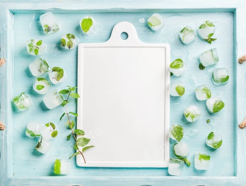 Preview: Ice cubes with frozen mint leaves