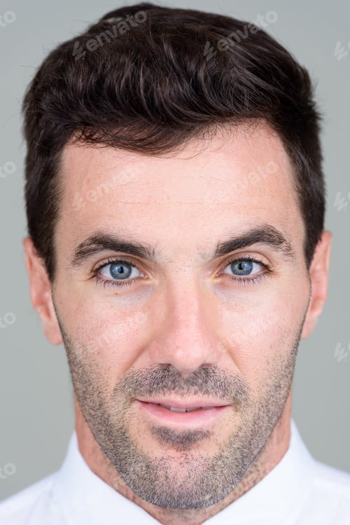 Preview: Portrait of handsome Hispanic businessman