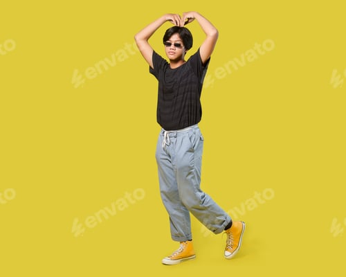 Preview: young asian man on isolated background