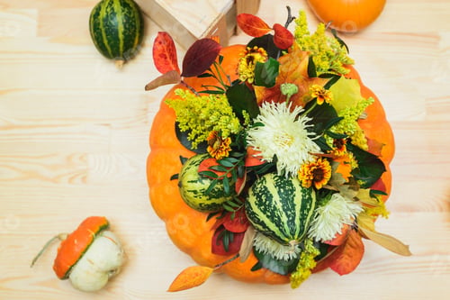 Preview: bouquet of pumpkins, flowers and leaves