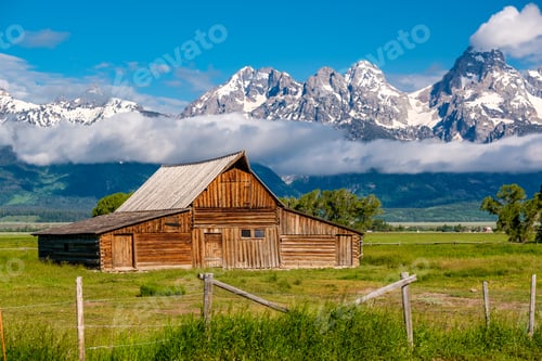 Preview: Old barn in Grand Teton Mountains