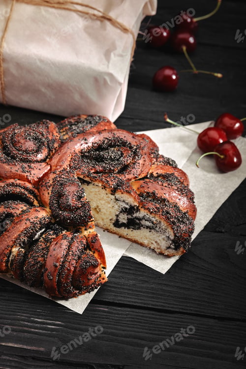 Preview: Buns with poppy seeds. Russian national food