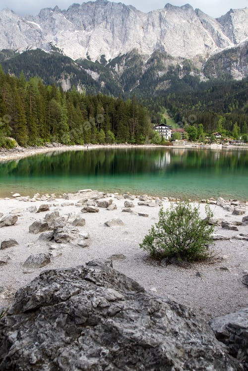 Preview: View on the beautiful Zugspitze mountain and the Eibsee in Bavaria, Germany