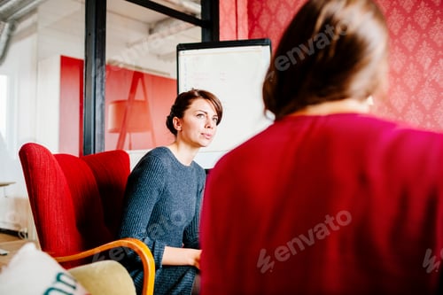 Preview: Businesswomen in meeting at office
