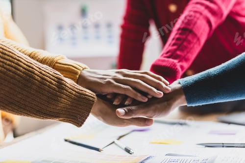 Preview: Teamwork and collaboration in the work of mobile application designers.