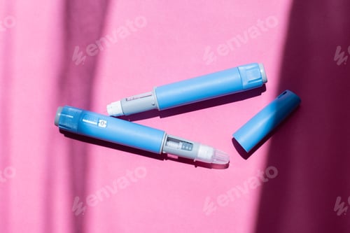 Preview: Close-up of injection devices used for daily blood sugar control. Ozempic. Weight loss. Medicine