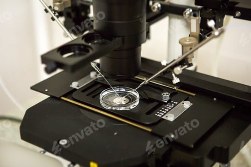 Preview: Microscope and optical equipment in the laboratory of the artificial insemination clinic