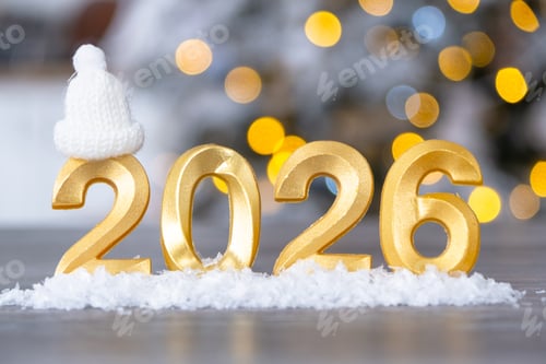 Visualização: As figuras douradas do Ano Novo de 2026 têm como pano de fundo a luz das fadas, a neve e as guirlandas.