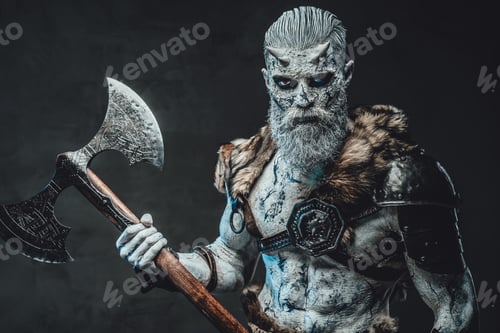 Preview: Risen chief from the nord with two handed axe and pale skin
