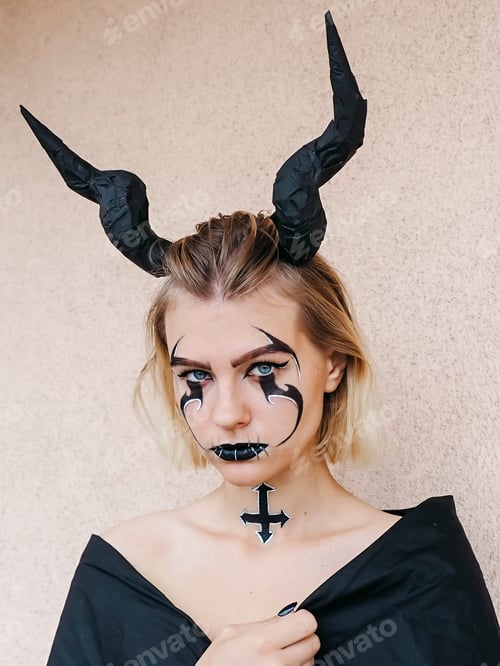 Preview: Portrait of a young woman in a fantasy image for Halloween