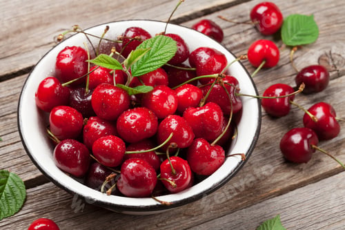 Preview: Fresh summer cherry