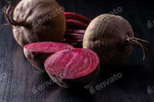 Preview: Sliced tasty raw beetroot.