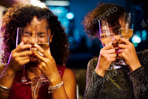 Preview: People enjoying a party with friend