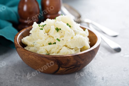 Preview: Fluffy mashed potatoes with chives