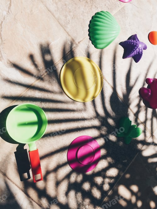 Preview: Children color toys