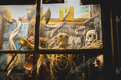 Preview: Spooky Window